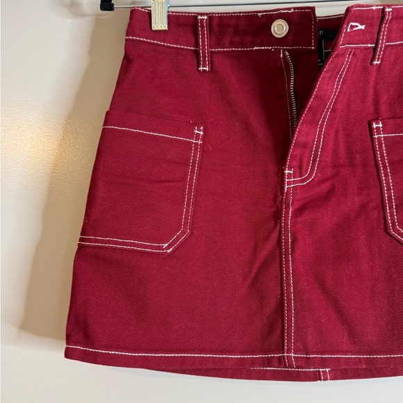 Stylish Red Denim Utility Skirt - Picture 2 of 8
